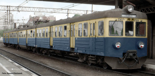 PIKO 51450 - H0 - Elektro-Triebzug EN 57, PKP, Ep. IV